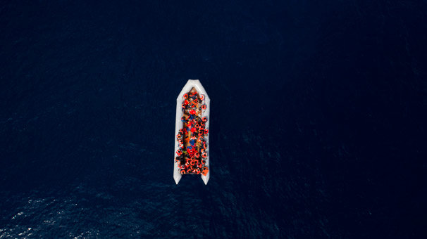 Avrupa ülkeleri 49 göçmeni günlerdir denizde bekletiyor