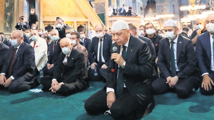 Ayasofya’da tarihi cuma! 86 yıl sonra yeniden cami