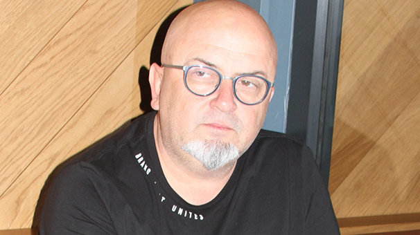 Aynı koyda geleceği çekiyor