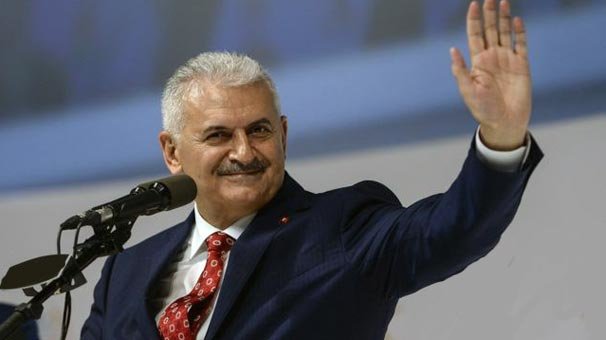 Azerbaycan'da konuşmasına başlar başlamaz alkış aldı