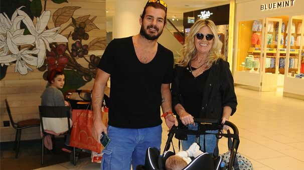 Babaanne torun gezmede