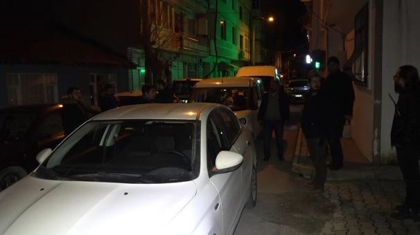 Babasının tabancasıyla ağabeyini vurdu