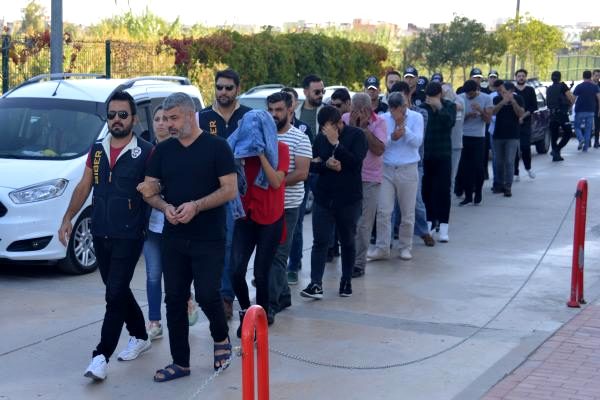 Bahis çetesinin lideri ve 12 kişi tutuklandı