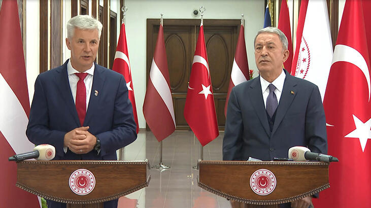 Bakan Akar, Letonya Başbakan Yardımcısı Pabriks ile bir araya geldi