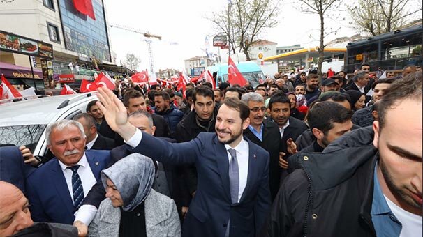 Bakan Albayrak, Sancaktepe'de vatandaşlarla bir araya geldi