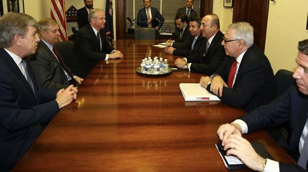 Bakan Çavuşoğlu, ABD'li senatörlerle görüştü