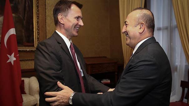 Bakan Çavuşoğlu, İngiliz mevkidaşı ile görüştü