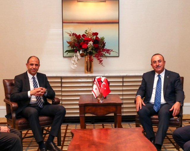 Bakan Çavuşoğlu, KKTC'li mevkidaşı Özersay ile görüştü
