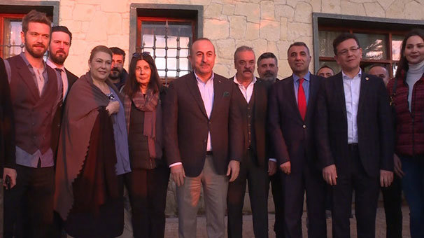 Bakan Çavuşoğlu, Yüzleşme dizisinin setini ziyaret etti