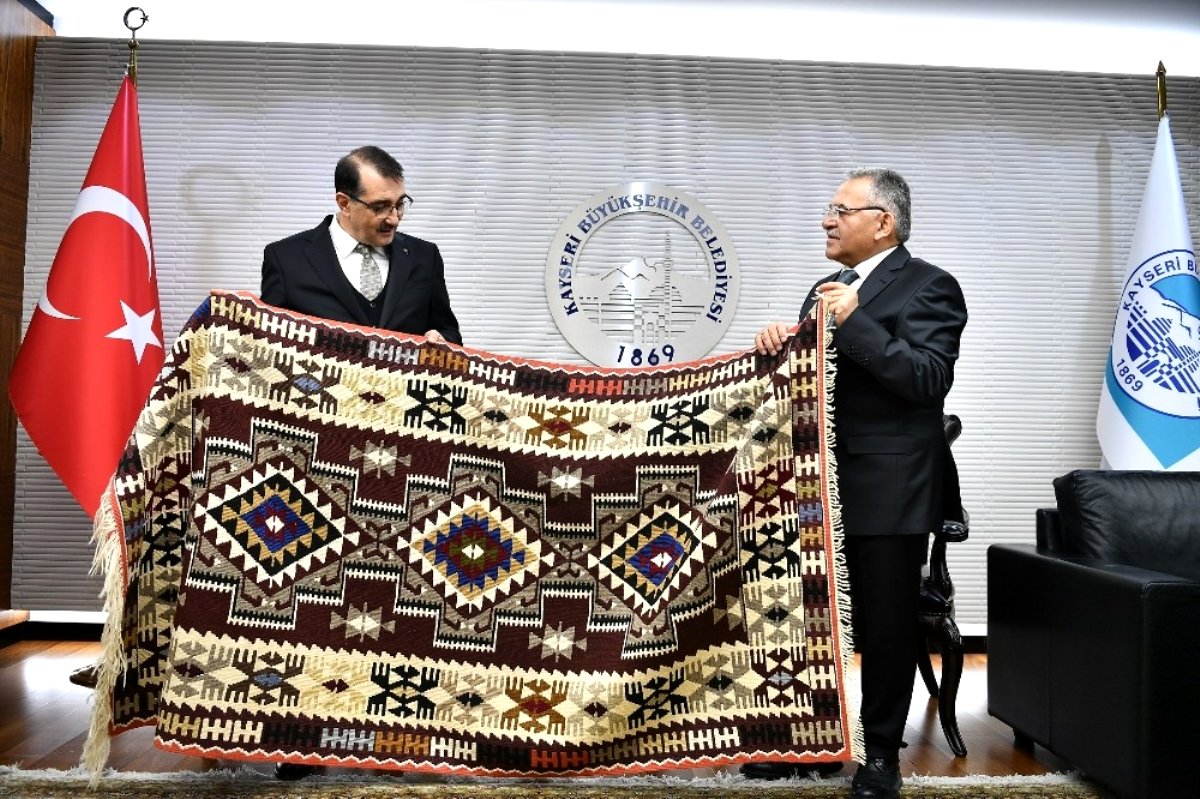 Bakan Dönmez: 