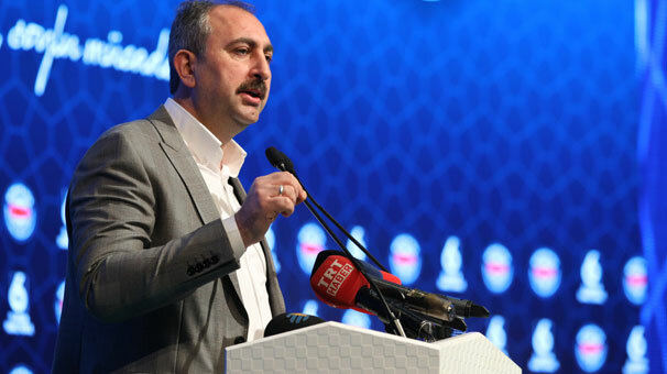 Bakan Gül: Sizin gibi düşünmeyen kimseye baskıda bulunamazsınız