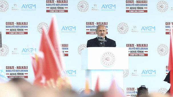 Bakan Turhan'dan banliyö tren hattı açıklaması