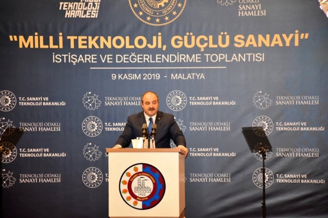 Bakan Varank, Malatya'da iş dünyası ile bir araya geldi