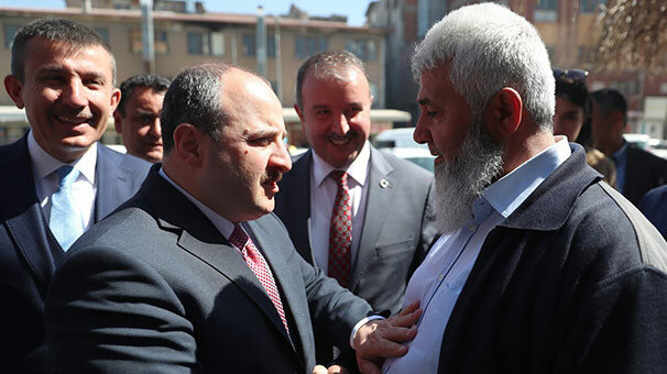 Bakan Varank, Siteler esnafını ziyaret etti