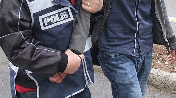 Banka kartlarını kullanarak... Yakalandılar