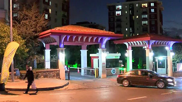 Başakşehir'de bir araca kurşun isabet etti