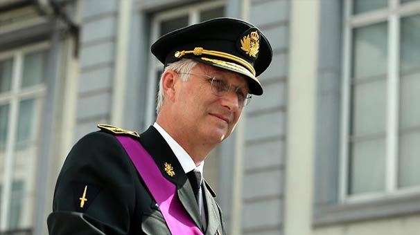 Belçika Kralı bakanların istifalarını kabul etti