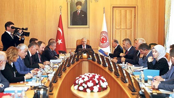 Beş partiden iç tüzük uzlaşısı