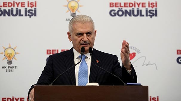 Binali Yıldırım gazetecilerin sorularını yanıtladı