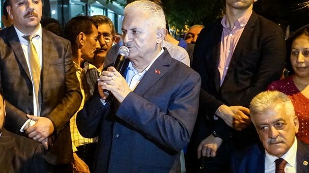 Binali Yıldırım: Yolları böleriz de Türkiye’yi böldürtmeyiz