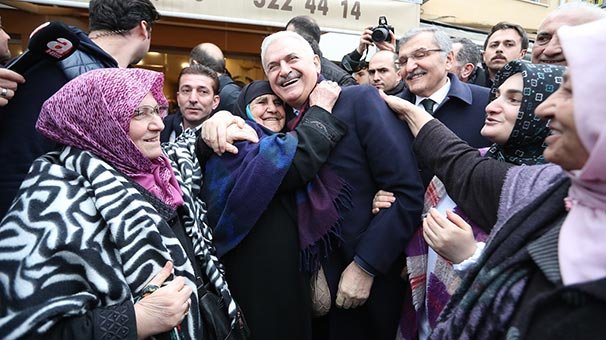 Binali Yıldırım'dan Beykoz'da esnaf ziyareti