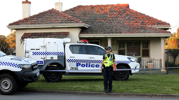 Bir evde üçü çocuk beş kişi ölü bulundu