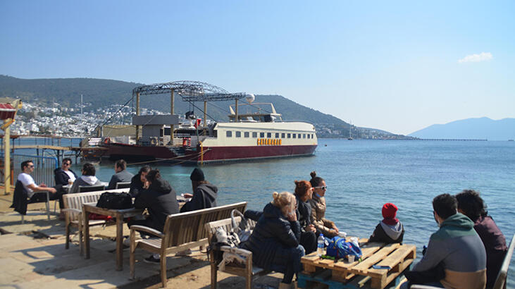 Bodrum'da kafeler açıldı, vatandaşlar akın etti