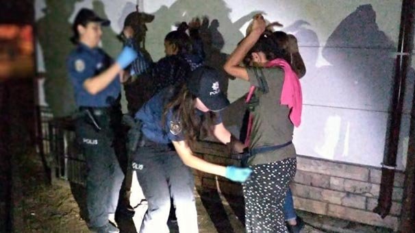 Böyle yakalandılar! Adana'da 4 kadın...