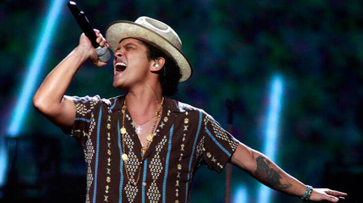 Bruno Mars'la flört ettiğini sanıyordu, 700 bin lira dolandırıldı!