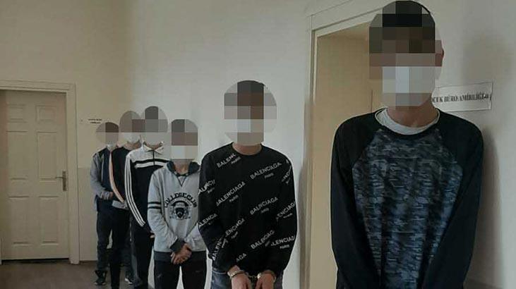 Bu da oldu! Hırsızlık için girdikleri evde ziyafet çekince yakalandılar