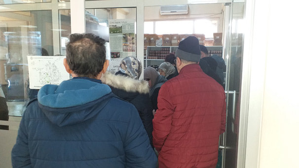 Bu hastaneye gelen alışveriş yapmadan çıkmıyor