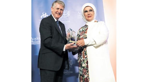 ‘Bu ödülün gerçek sahibi ülkemdir’