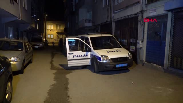 Bursa şiddet gördüğü iddiasıyla babası ve ablasını bıçakladı