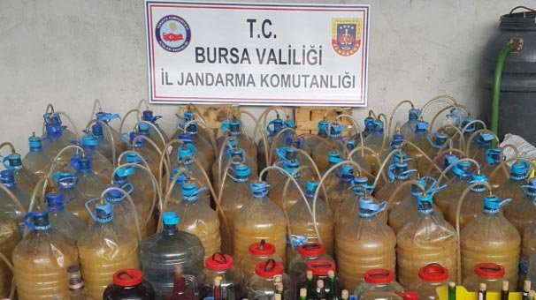 Bursa'da bin 400 litre sahte içki ele geçirildi