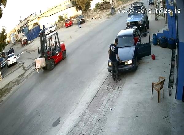 Çaldıkları kasayı forkliftle taşıyan soyguncular yakalandı