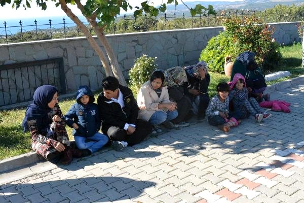 Çanakkale'de 110 kaçak göçmen ve 5 organizatör yakalandı