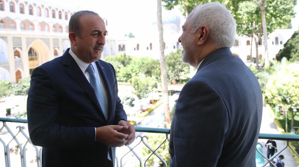 Çavuşoğlu, İranlı mevkidaşı Zarif ile bir araya geldi
