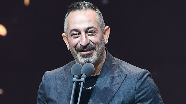 Cem Yılmaz sözünü tuttu