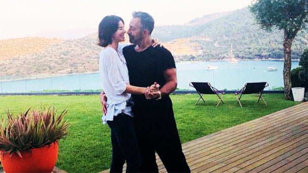 Cem Yılmaz'dan Defne Samyeli'ye jest