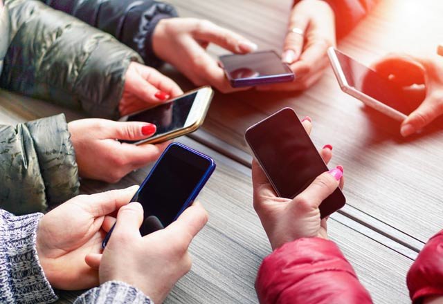 Cep telefonlarındaki büyük tehlike!
