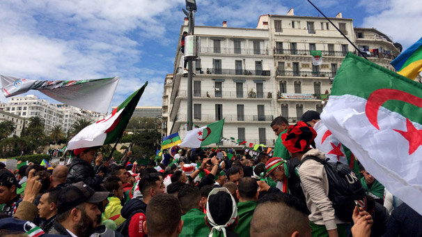 Cezayir'de dev gösteriler