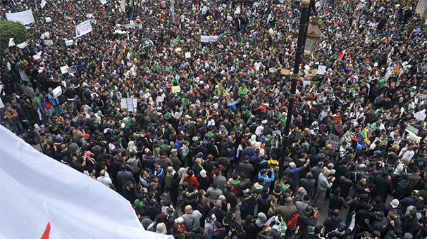 Cezayir'de gösteriler devam ediyor