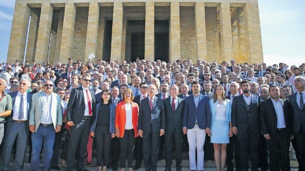 CHP, Ata’nın huzurunda