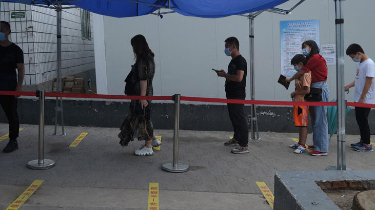 Çin 400 bin kişiyi yeniden karantinaya aldı