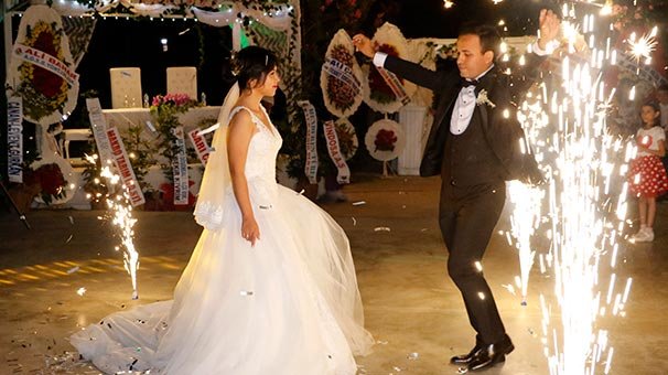 Çinli gelin davul çaldı, harmandalı oynadı