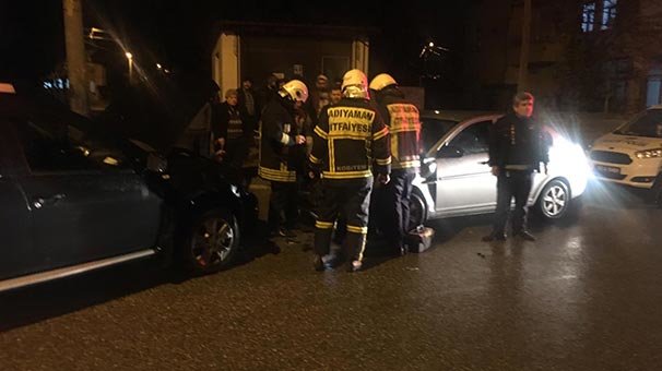 Ciple otomobil kafa kafaya çarpıştı: Yaralılar var