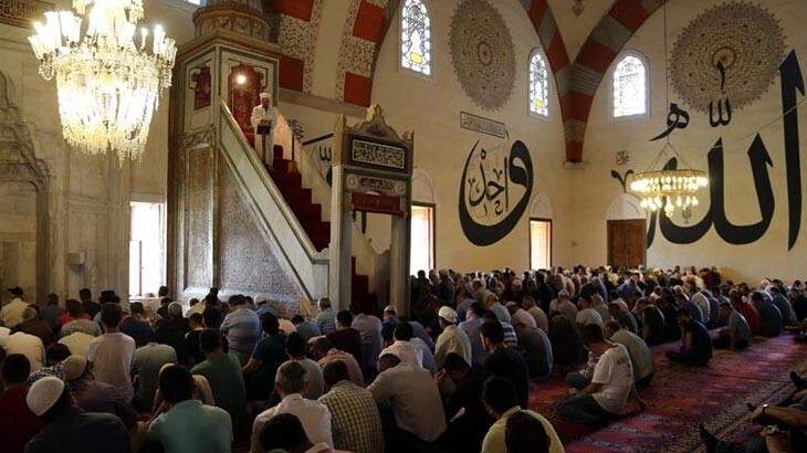 Cuma hutbesinde 15 Temmuz mesajı