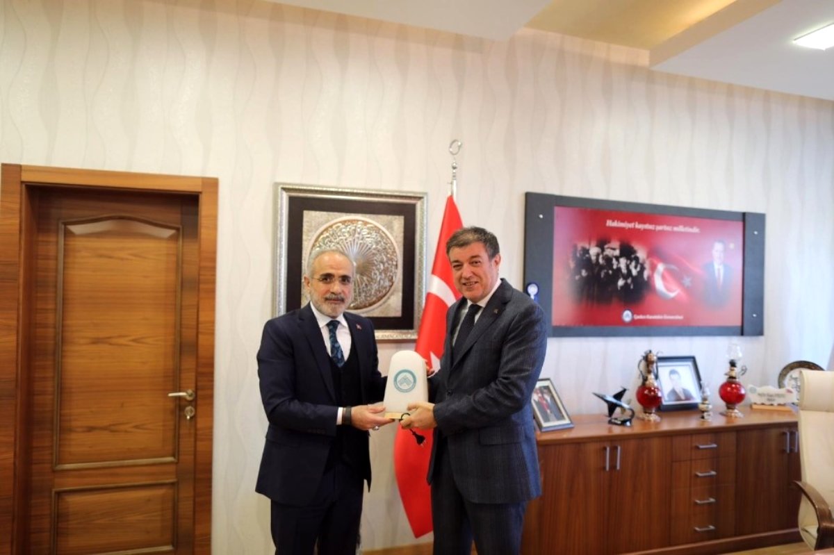 Cumhurbaşkanı Başdanışmanı Topçu: 