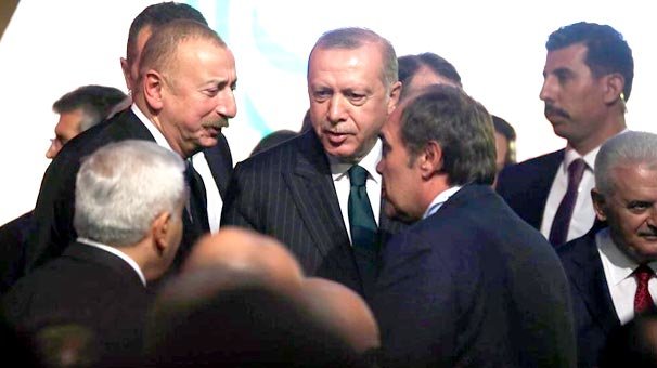 Cumhurbaşkanı Erdoğan, Aliyev ve Demirören sohbet etti