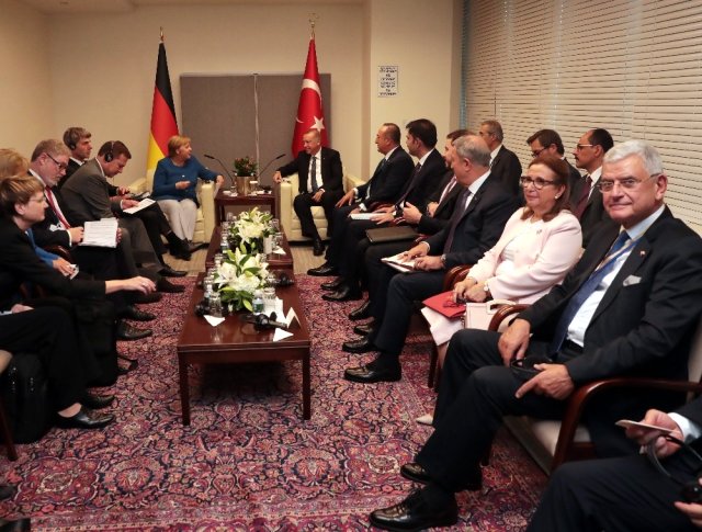 Cumhurbaşkanı Erdoğan Almanya Başbakanı Merkel ile görüştü